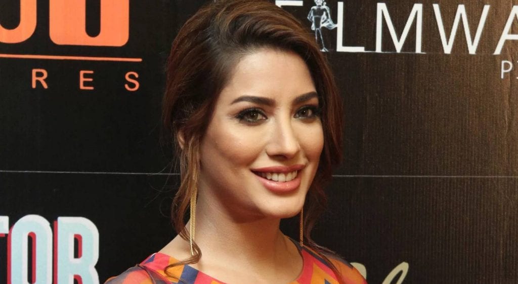 Mehwish Hayat supports public hanging of child rapists