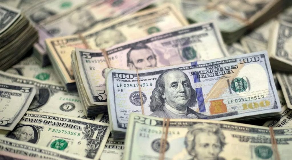 دو ماہ میں تجارتی خسارہ 3.9 ارب ڈالر رہ گیا، درآمدات میں 20 فیصد کمی