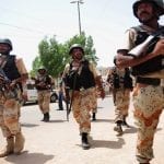 کراچی کے مختلف علاقوں میں رینجرز کا سرچ آپریشن، گاڑیوں کی تلاشی