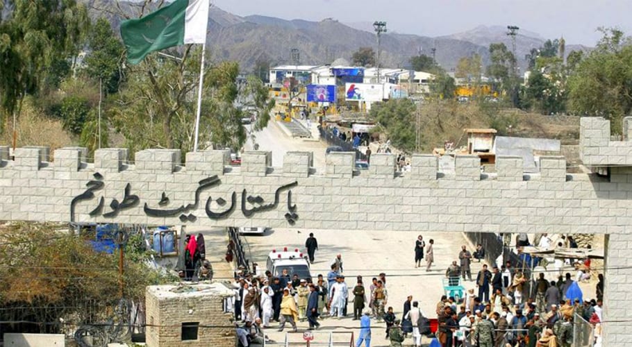 پاک افغان سرحد طورخم آج سے تجارتی سرگرمیوں کے لیے چوبیس گھنٹے کھلی رکھی جائے گی