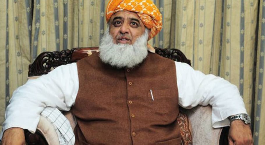 ناجائزاورنااہل حکومت کوگراناملکی مفادکےلیےاچھاہے،مولانافضل الرحمان