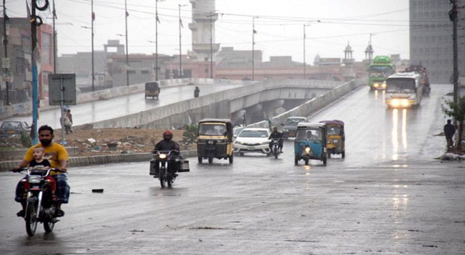 کراچی کے مختلف علاقوں میں ہلکی اورتیز بارش سےموسم خوشگوار
