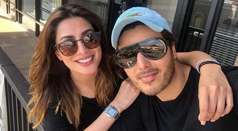 مہوش حیات اور احسن خان کی ہم ایوارڈز کے دوران ڈانس ریہرسل پر صارفین کی شدید تنقید
