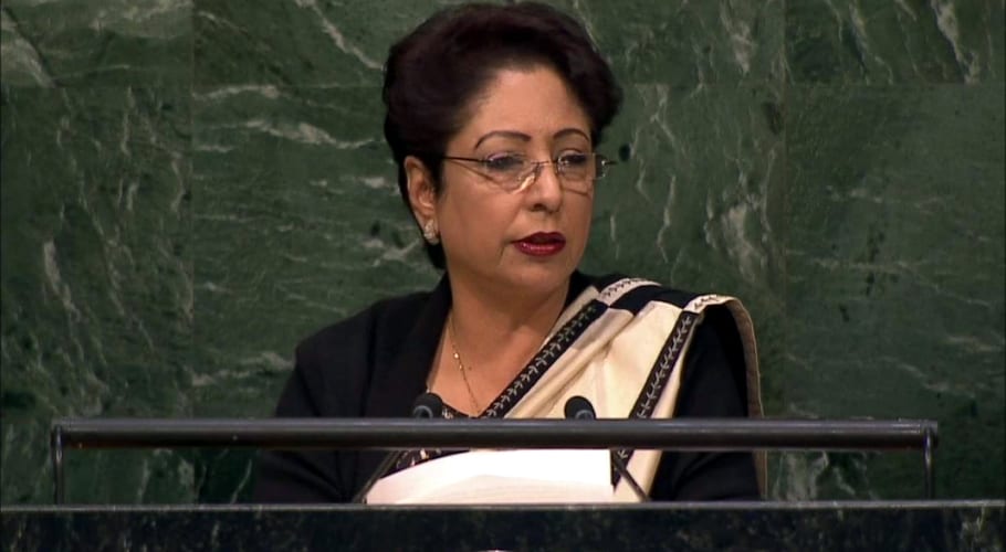 بھارتی فوج محصور کشمیری خواتین کے بچے ان کے سامنے سے اٹھا لے جاتی ہے۔ملیحہ لودھی