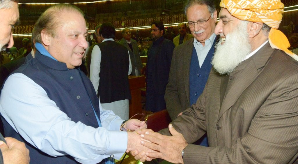 فضل الرحمان کی سابق وزیر اعظم نواز شریف سے ملاقات آج رات متوقع