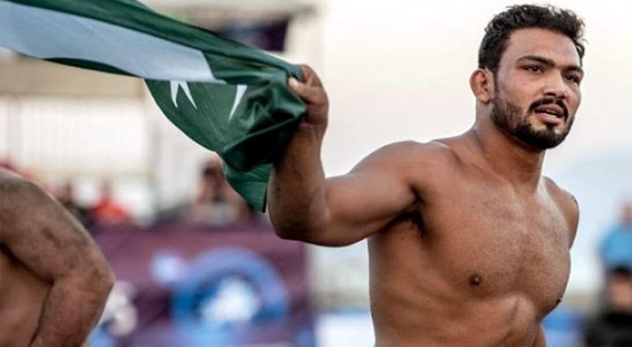 انعام بٹ نے جارجین پہلوان کو پچھاڑ کر پاکستان کے لیے گولڈ میڈل جیت لیا