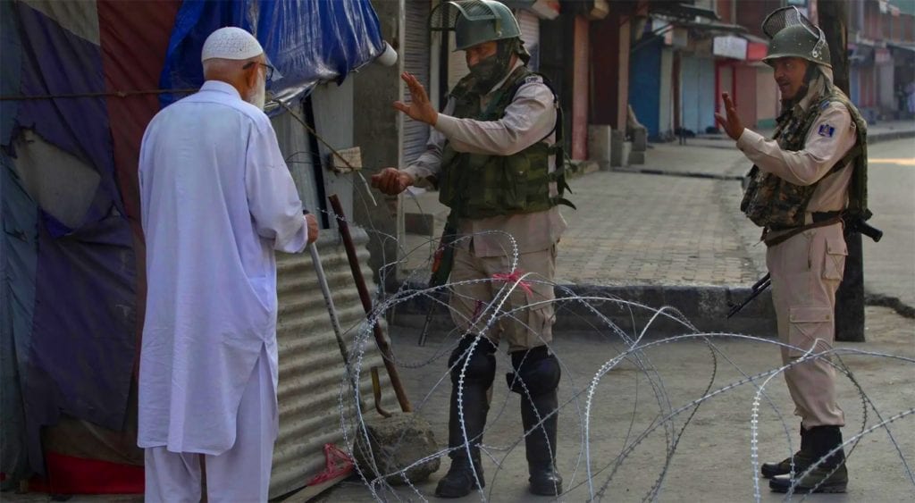 مقبوضہ جموں و کشمیر میں نافذ کرفیو کا 58واں روز، نقل و حرکت پر پابندی