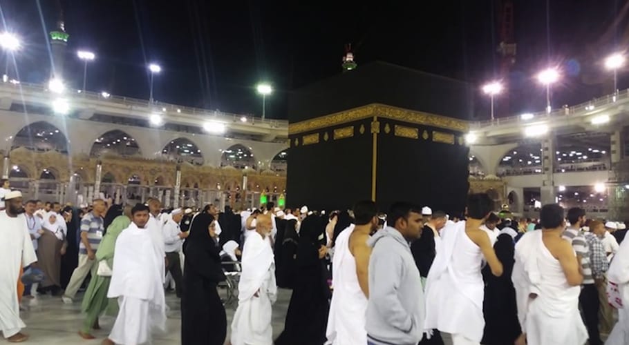 سعودی عرب، عمرے کیلئے کورونا ویکسین لگوانے کی شرط ختم