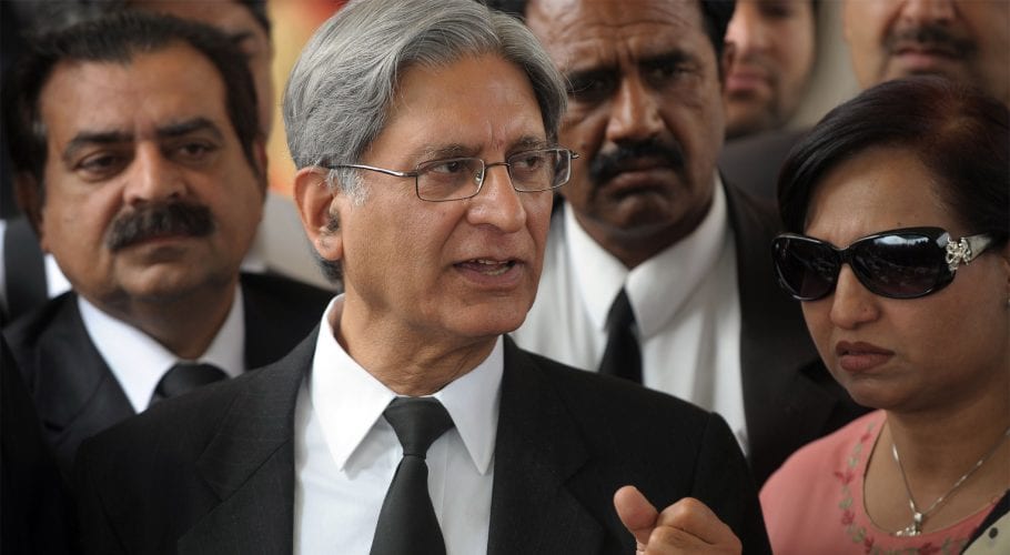 پیپلزپارٹی کو نکالا تو پی ڈی ایم اپنے پاؤں پر کلہاڑی مارے گی‘اعتزازاحسن