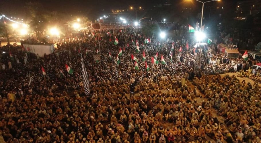 آزادی مارچ پلان بی: حب ریور روڈ پر دھرنا، کراچی سے بلوچستان کا زمینی راستہ منقطع