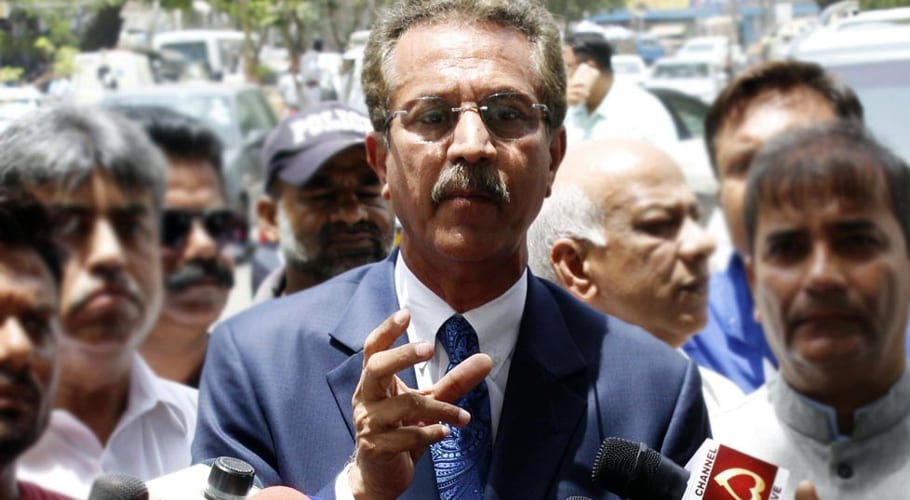 وفاقی اور صوبائی حکومت کو کراچی کے مسائل سے دلچسپی نہیں۔میئر کراچی