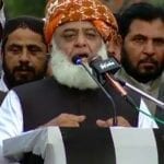 کارکنان ملک بھر میں احتجاج کریں اور سڑکوں کو جام کر دیں،مولانا فضل الرحمن