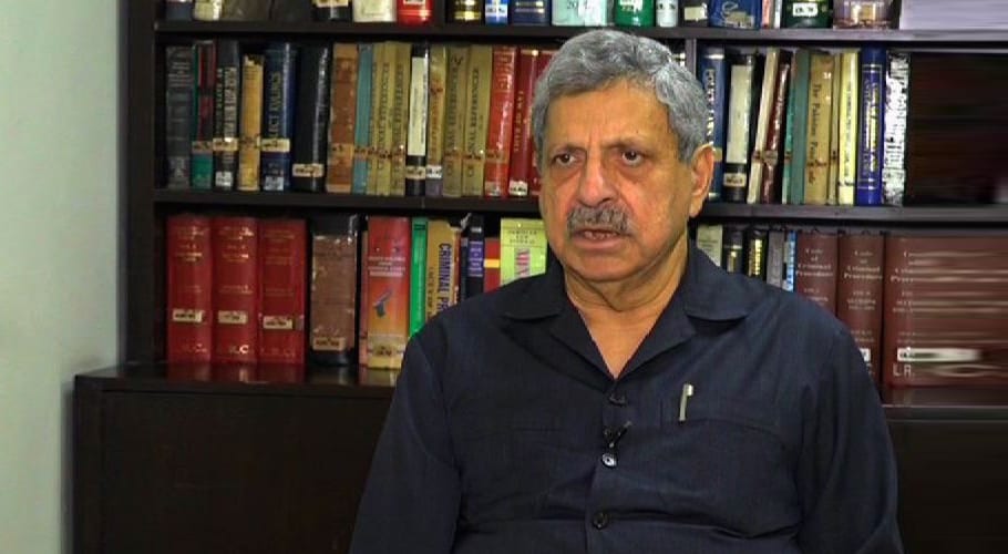پی ٹی آئی کے معطل رہنما حامد خان کا تحریکِ انصاف نہ چھوڑنے کا اعلان