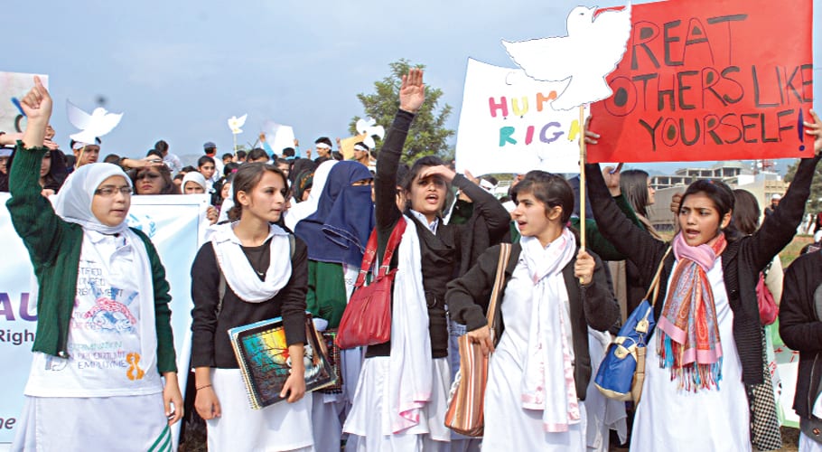 یومِ انسانی حقوق: آج یہ دن منانے کا مقصد استحصال کے خلاف آواز بلند کرنا ہے