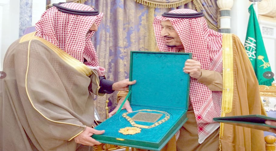 King Salman receives top honor for humanitarian efforts