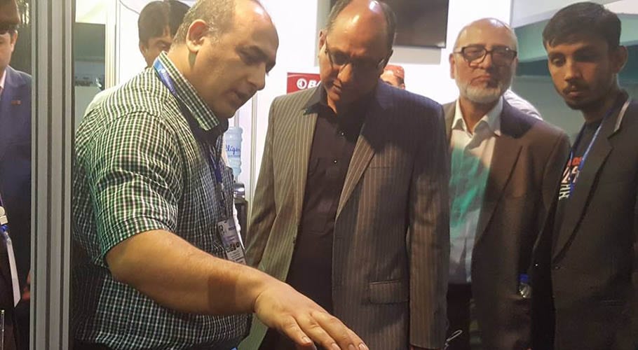 صوبائی وزیرِ تعلیم سعید غنی کے کراچی کے تعلیمی اداروں کے طوفانی دورے