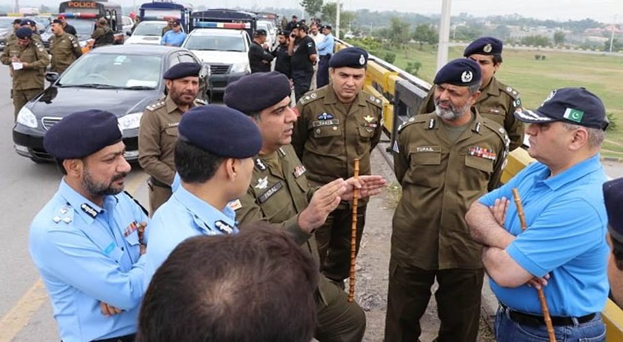 محکمہ ایکسائز نے راولپنڈی سے چھینی گئی 7 قیمتی گاڑیاں پولیس کے حوالے کردیں