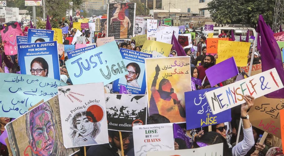 حقوقِ نسواں: فیمینزم کی تعریف، اہم خصوصیات اور اثرات و مضمرات