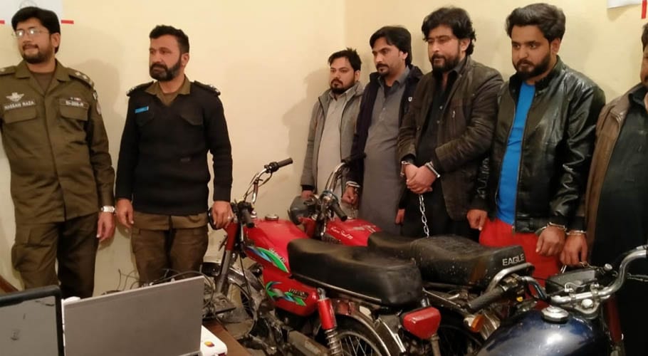 راولپنڈی میں کرکٹ میچ پرقمار بازی میں مصروف 5 افراد رنگے ہاتھوں گرفتار
