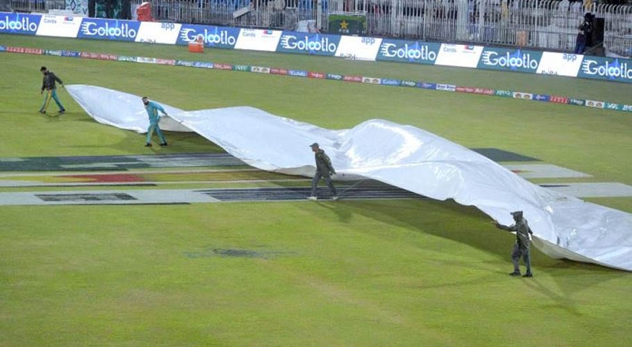 راولپنڈی میں بارش کے باعث اسلام آباد یونائیٹیڈ اور ملتان سلطانز کے میچ میں تاخیر