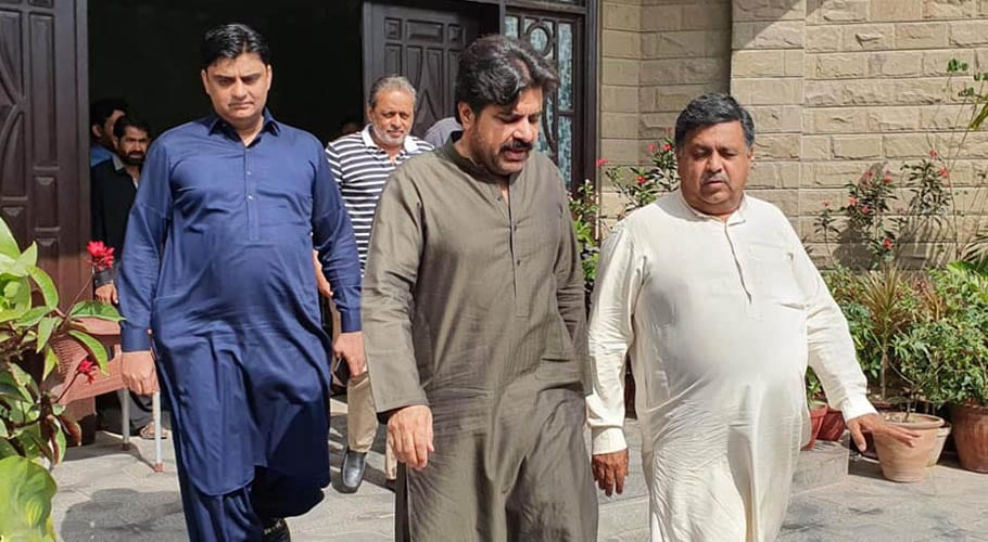 ڈاکٹر کی عدم موجودگی کے باعث سب انجینئر کو دل کا دورہ: سندھ حکومت نے نوٹس لے لیا