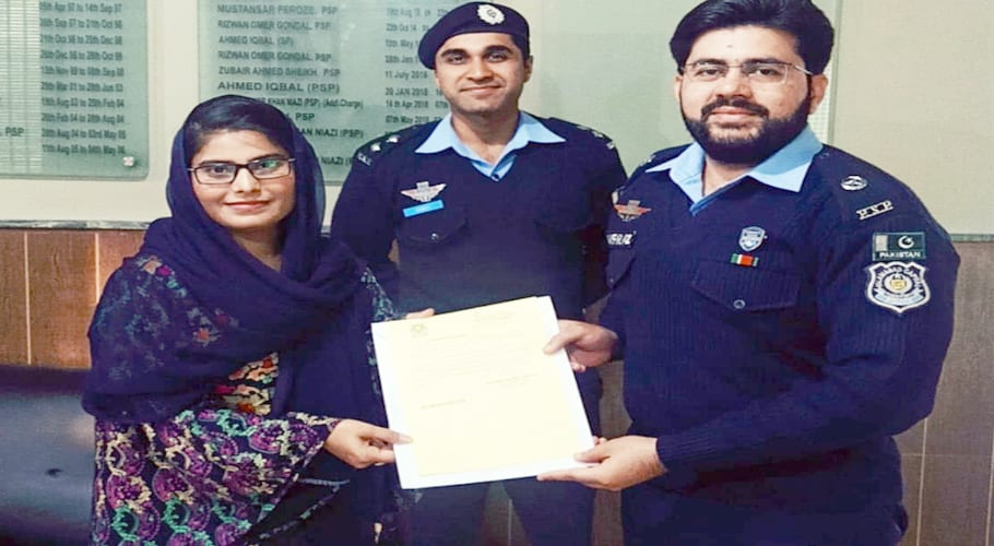 Woman's swift response foils phone theft attempt in islamabad