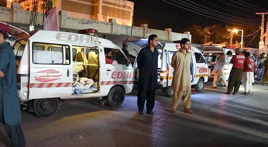 کراچی میں کنٹینر کی ٹکر سے گرنے والی فیکٹری کے ملبے سے لاش برآمد