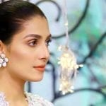 عائزہ خان کا لوگوں کولباس سے میچنگ ماسک استعمال کرنے کا مشورہ