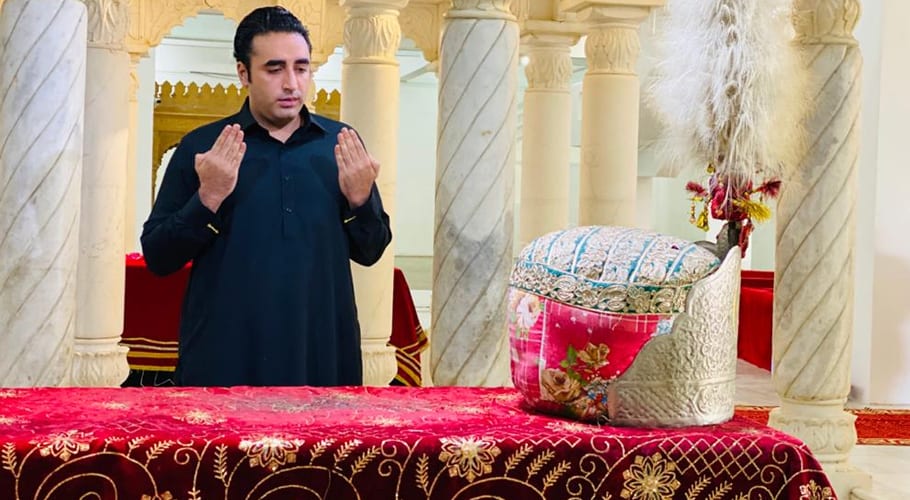 بلاول بھٹو زرداری کی گڑھی خدابخش آمد،شہداء کے مزارات پر حاضری