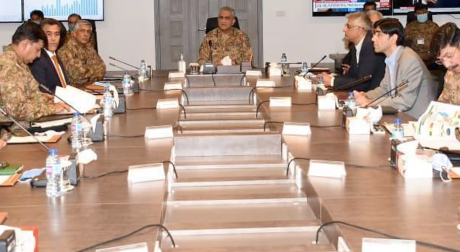 آرمی چیف جنرل قمرجاوید باجوہ کا نیشنل کمانڈ اینڈ آپریشن سینٹر کا دورہ