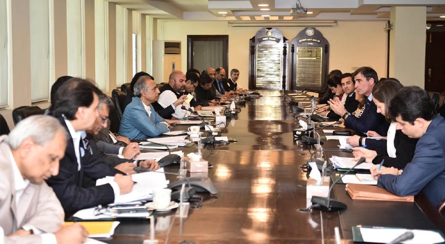 آئی ایم ایف نے پاکستان کیلئےقرض کی تیسری قسط پر نظرِ ثانی مؤخر کردی