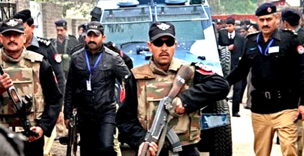 لاک ڈاؤن کی خلاف ورزی روکنے پر سولجر بازار پولیس پر فائرنگ