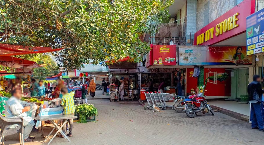 food items shortage in Rawalpindi due to Rumors of lockdown