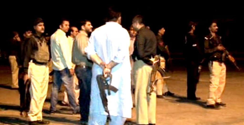 گرفتار کارکن کو چھڑوانے کیلئے رکن اسمبلی کا کارکنوں کے ہمراہ تھانے پر دھاوا