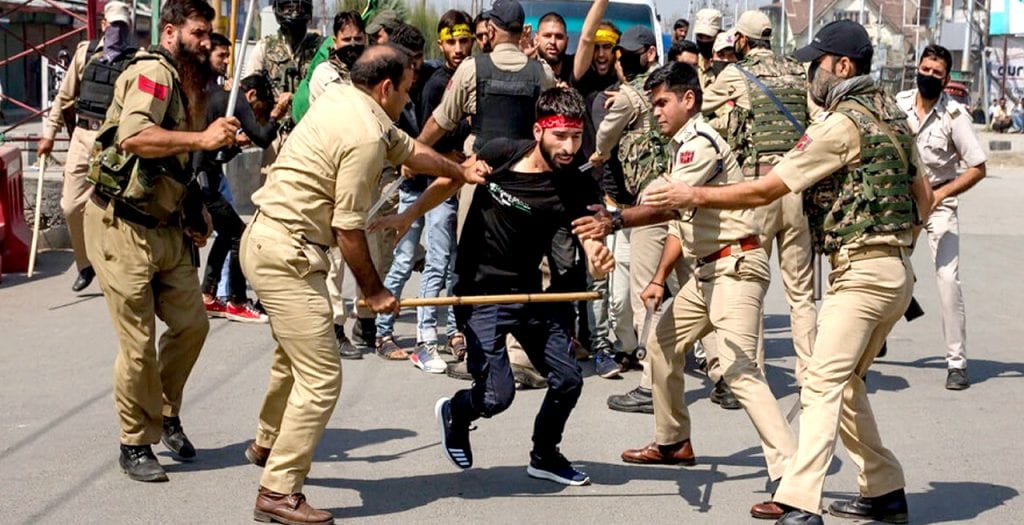 مقبوضہ کشمیر،بھارتی فورسز کا سمبل میں نمازیوں پر بدترین تشدد