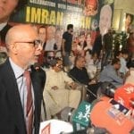 میڈیا عوام کو نواز شریف کی طبیعت سے آگاہ کرے۔تحریکِ انصاف کا مطالبہ