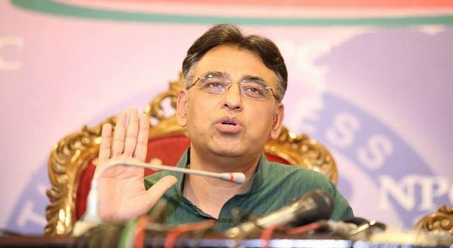 چینی بحران پر سوالات مجھ سے کیے جائیں، وزیرِ اعظم سے نہیں۔اسد عمر