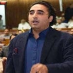اصل لیڈر وہ ہوتا ہے جو بحرانوں میں ملک کے عوام کے ساتھ کھڑا ہو۔