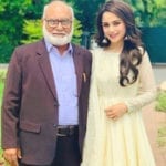 پاکستانی گلوکارہ آئمہ بیگ کی والد کے ہمراہ لی گئی تصویر سوشل میڈیا پر وائرل ہو گئی