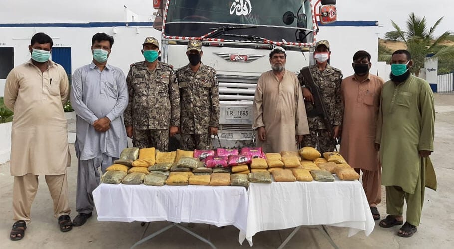 کوسٹ گارڈز کی مختلف مقامات پر اسمگلرز کے خلاف کارروائی، بھاری منشیات برآمد