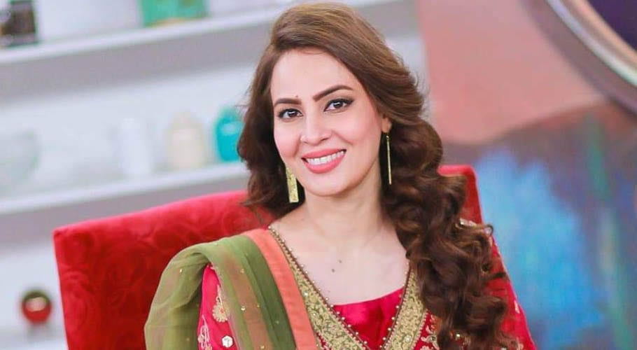 بیرونِ ملک مقیم پاکستانی ڈالرز اور پاؤنڈز درختوں سے نہیں توڑتے۔فرح سعدیہ