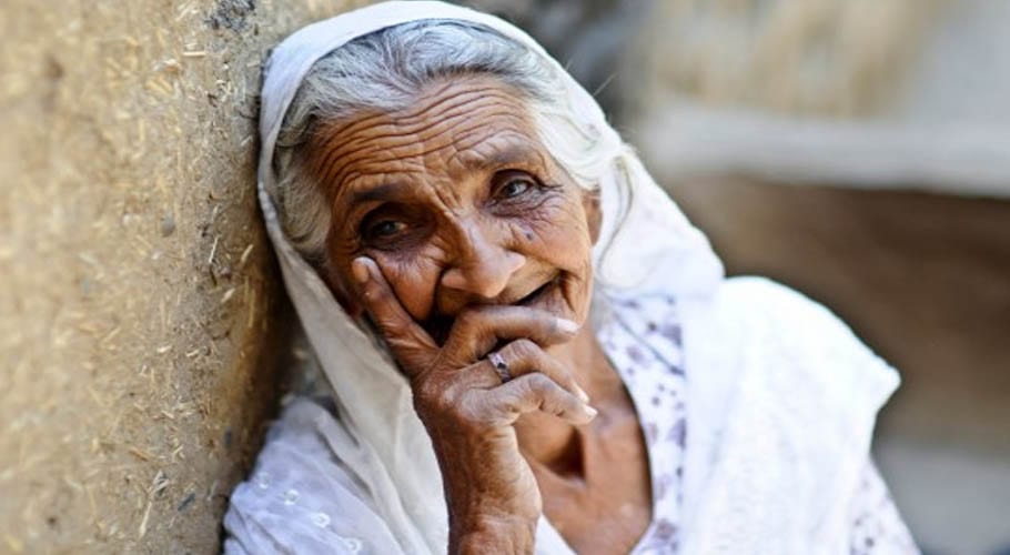 عالمِ انسانیت کے ہاتھوں ظلم و ستم کا شکار خواتین کے حقوق کی مختصر تاریخ