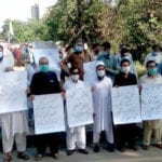 تھانیدار یوسف لاشاری کو ملکیتی زمین فروخت نہ کرنا شہریوں کا جرم بن گیا