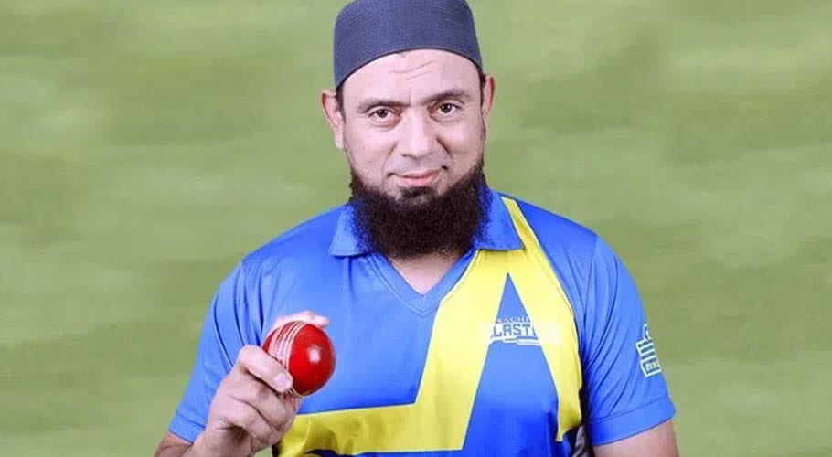 اچھے بولرز تھوک سے گیند چمکائے بغیر اپنا کام دکھاجا ئیں گے، ثقلین مشتاق