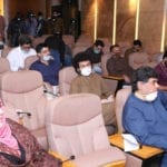 کورونا وائرس کی روک تھام کیلئے پاکستان کے ہر طبقے کو ماسک اپنانا ہوگا۔تحریکِ انصاف