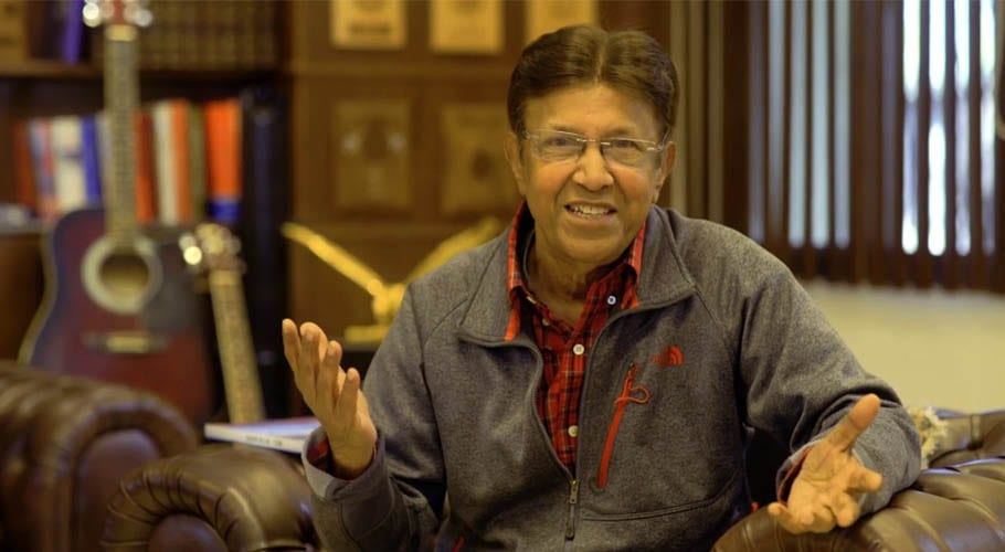 موت کی افواہیں دم توڑ گئیں، گلوکار عالمگیر نے تردید کیلئے ویڈیو پیغام جاری کردیا