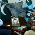 فضائیہ کے سربراہ مجاہد انور خان مثالی سپاہیوں کے قابلِ تقلید سربراہ ہیں۔گلوکار فخرِ عالم