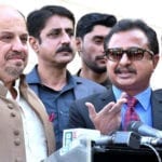 کراچی میں پاپا ڈے ڈی بچاؤ تحریک نے ناکام سرکس لگایا،حلیم عادل شیخ