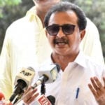 سندھ حکومت کے ایک مشیر کی نوکری جھوٹ بولنے پر منحصر ہے، حلیم عادل شیخ