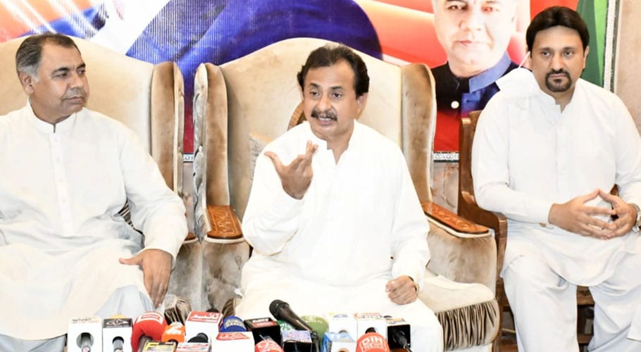 زرداری نے چار صوبوں کی پارٹی کو چار ضلعے کی پارٹی بنا دیا ہے، حلیم عادل شیخ